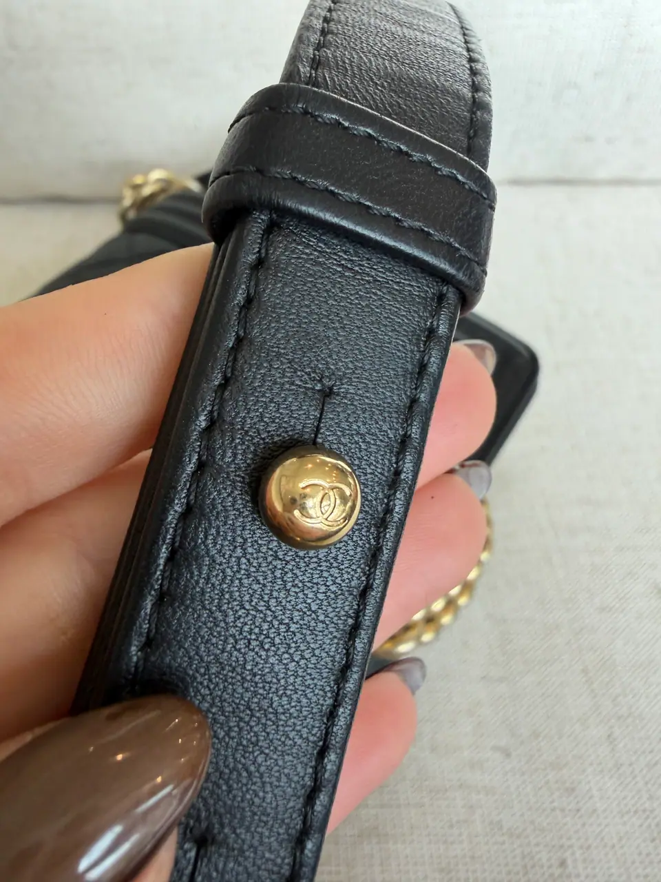 Chanel New Medium Boy Flap Bag in Black Quilted Lambskin, Aged Gold Hardware, photo 6 of 18