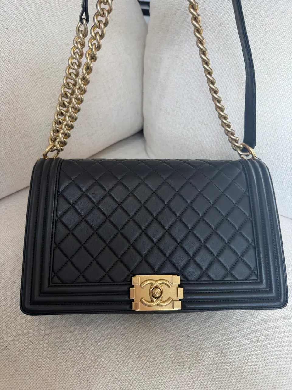Chanel New Medium Boy Flap Bag in Black Quilted Lambskin, Aged Gold Hardware, photo 9 of 18