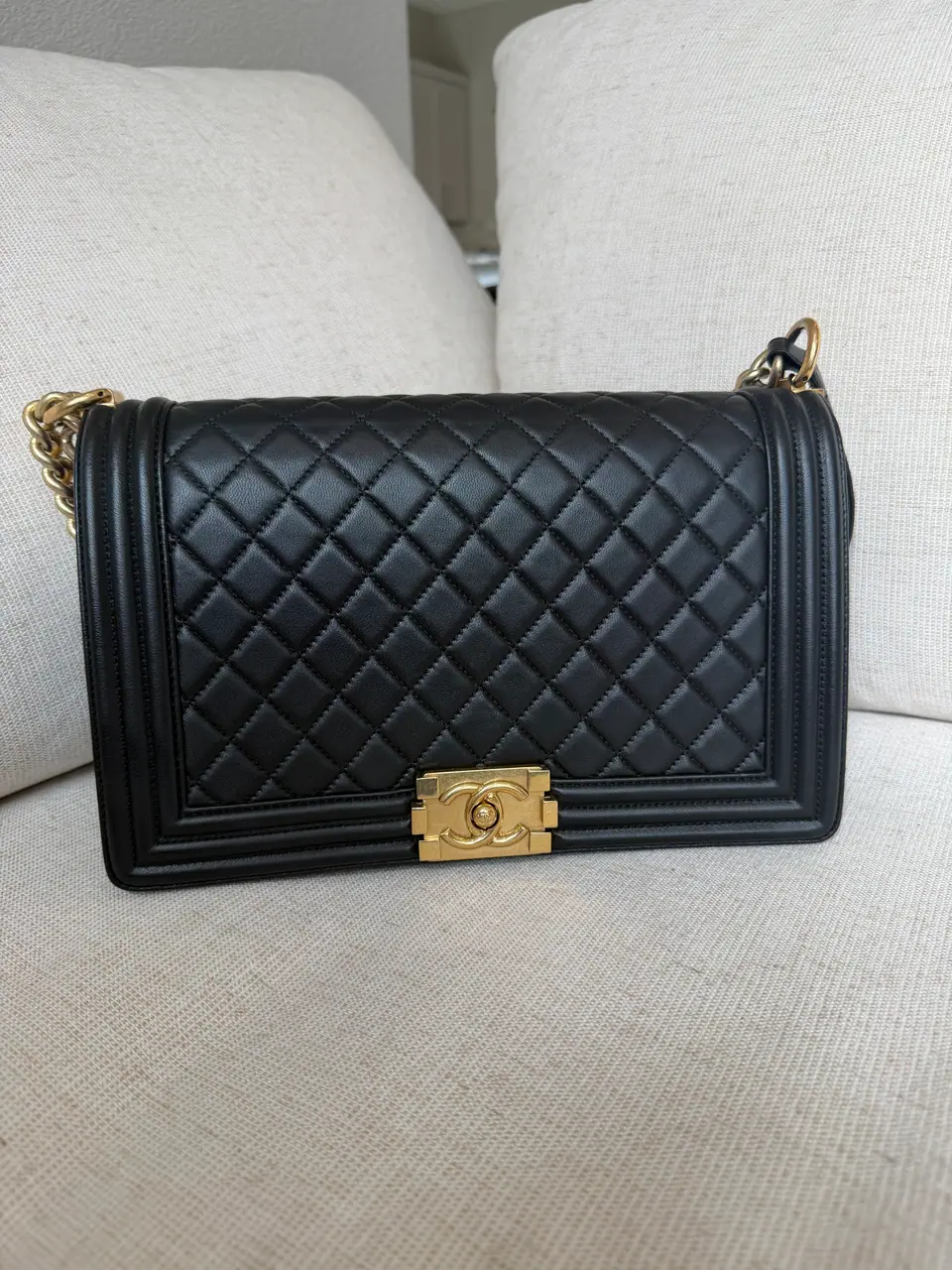 Chanel New Medium Boy Flap Bag in Black Quilted Lambskin, Aged Gold Hardware, photo 15 of 18