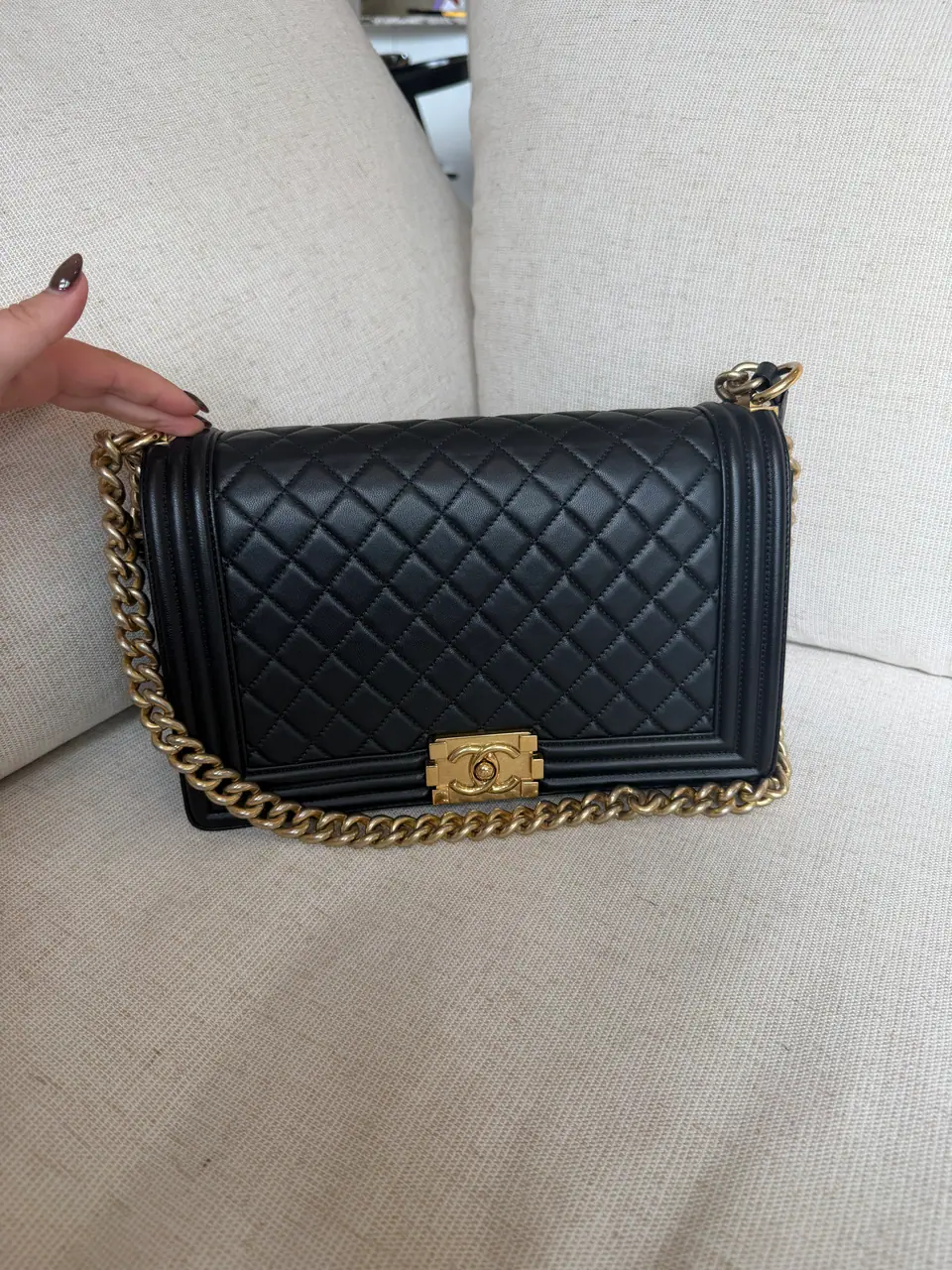 Chanel New Medium Boy Flap Bag in Black Quilted Lambskin, Aged Gold Hardware, photo 16 of 18