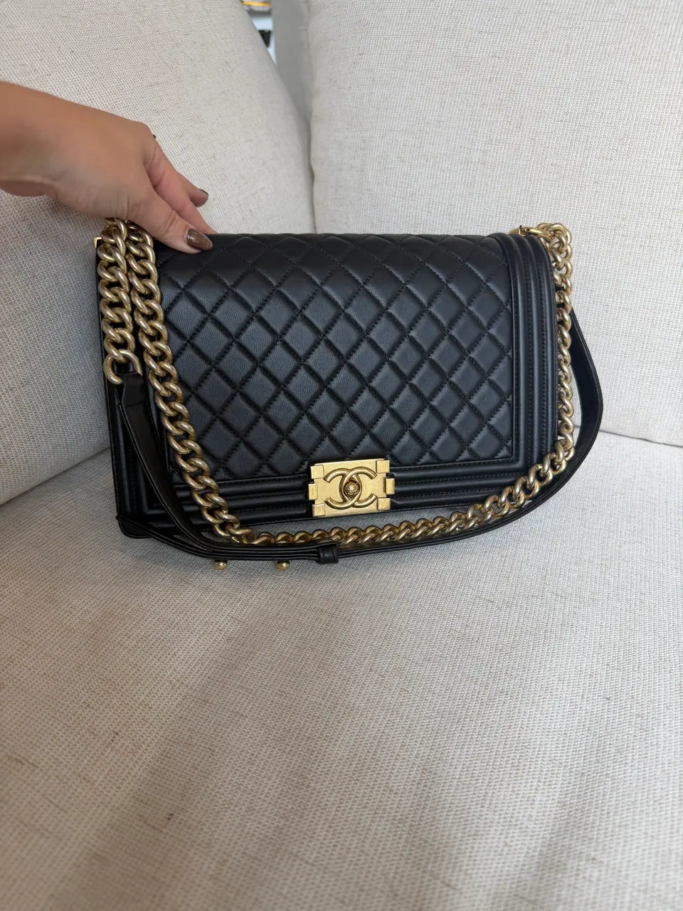 Chanel New Medium Boy Flap Bag in Black Quilted Lambskin, Aged Gold Hardware, photo 17 of 18