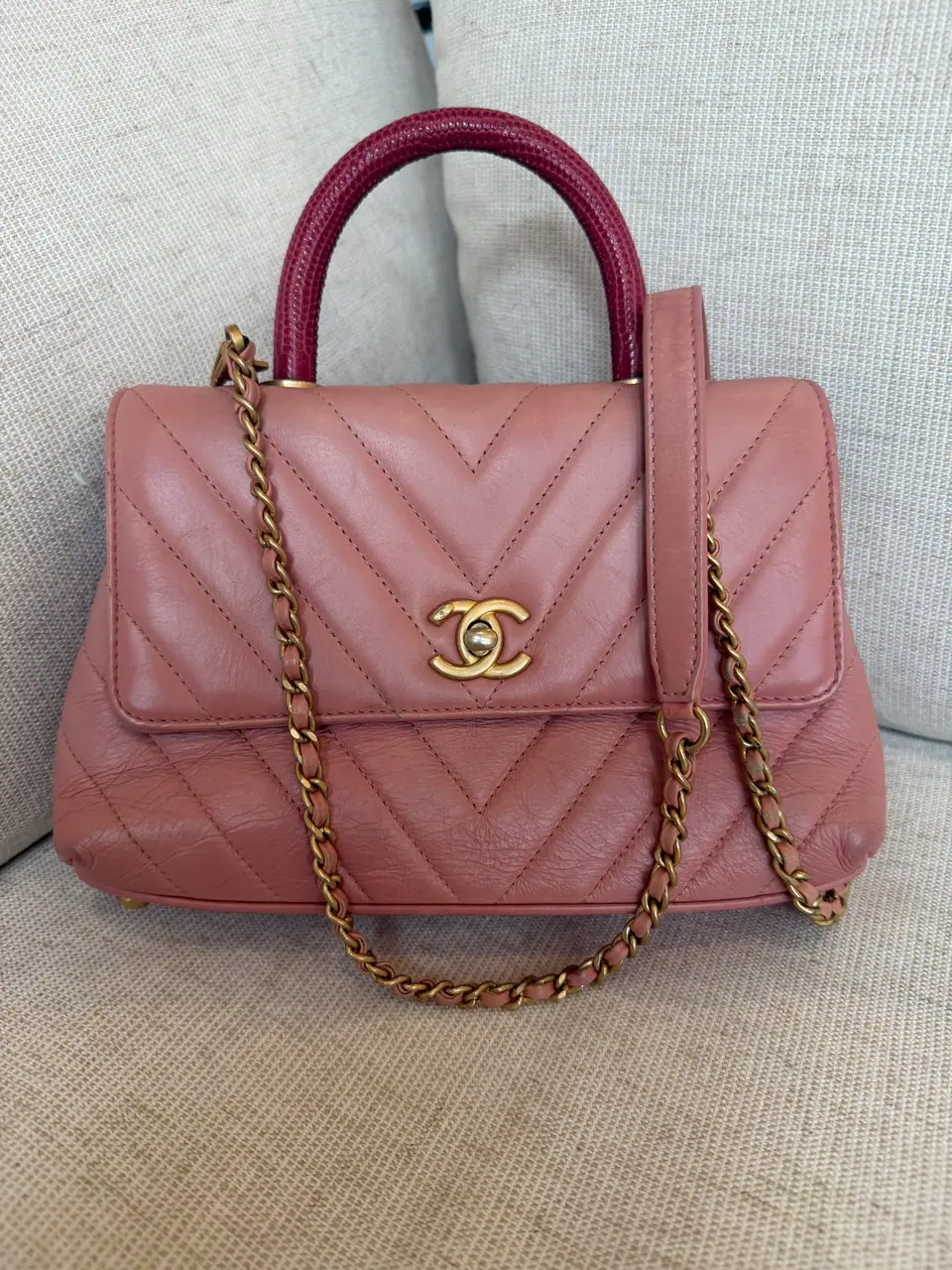 Chanel Small Coco Handle in Pink Chevron Calfskin with Fuchsia Lizard Handle, photo 4 of 17