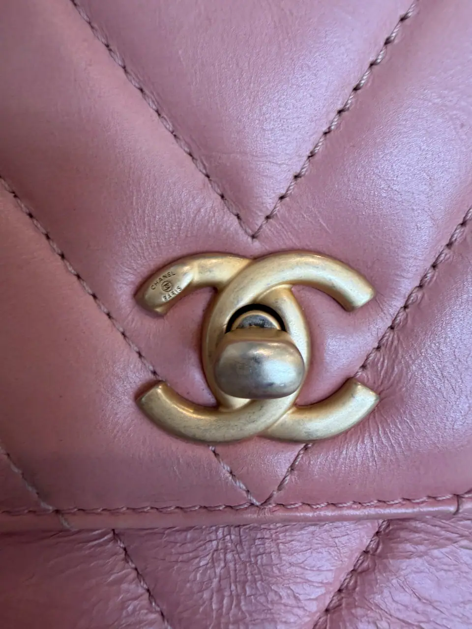 Chanel Small Coco Handle in Pink Chevron Calfskin with Fuchsia Lizard Handle, photo 10 of 17