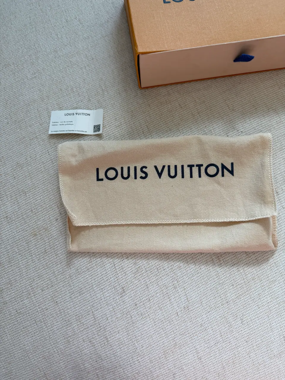 Louis Vuitton Mini Pochette Accessoires, Bicolor Monogram Empreinte, photo 3 of 14
